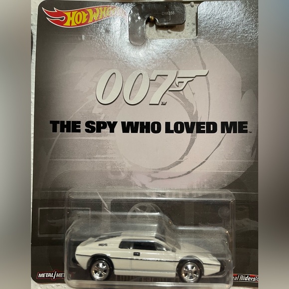 007 Hotwheels Lotus Esprit S1. New in packaging. - Picture 5 of 5